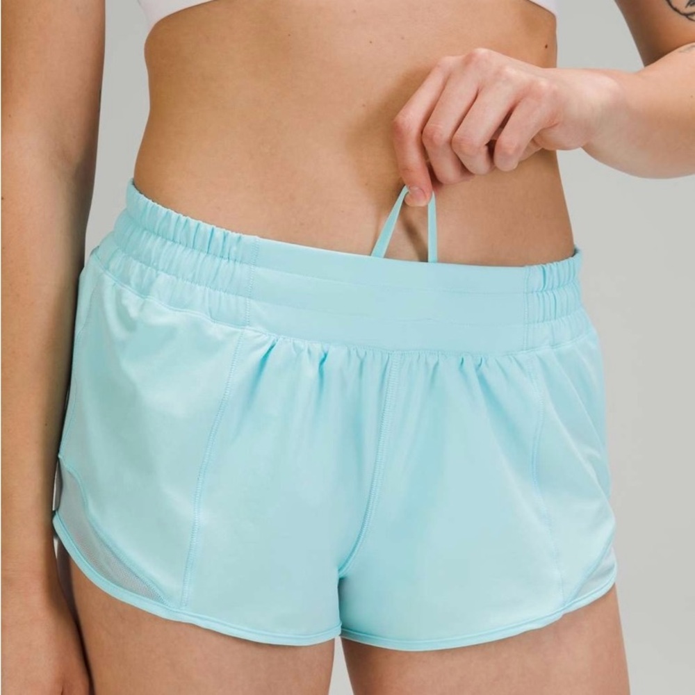Lululemon Hotty Hot Low-Rise Lined 2.5”